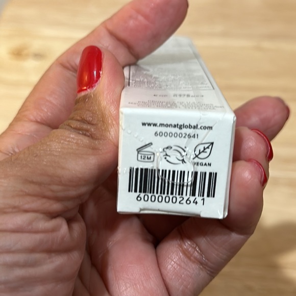 Monat Caramel BB Cream - SPF 40 - Picture 4 of 6